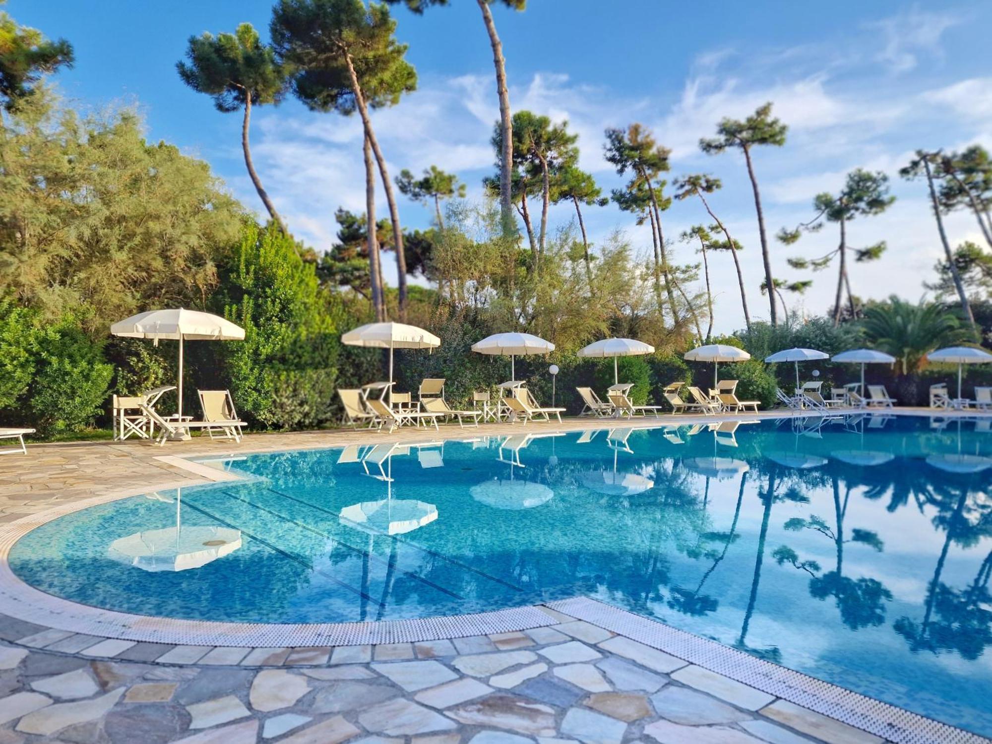 Hotel Villa Elsa Marina di Massa Exteriér fotografie
