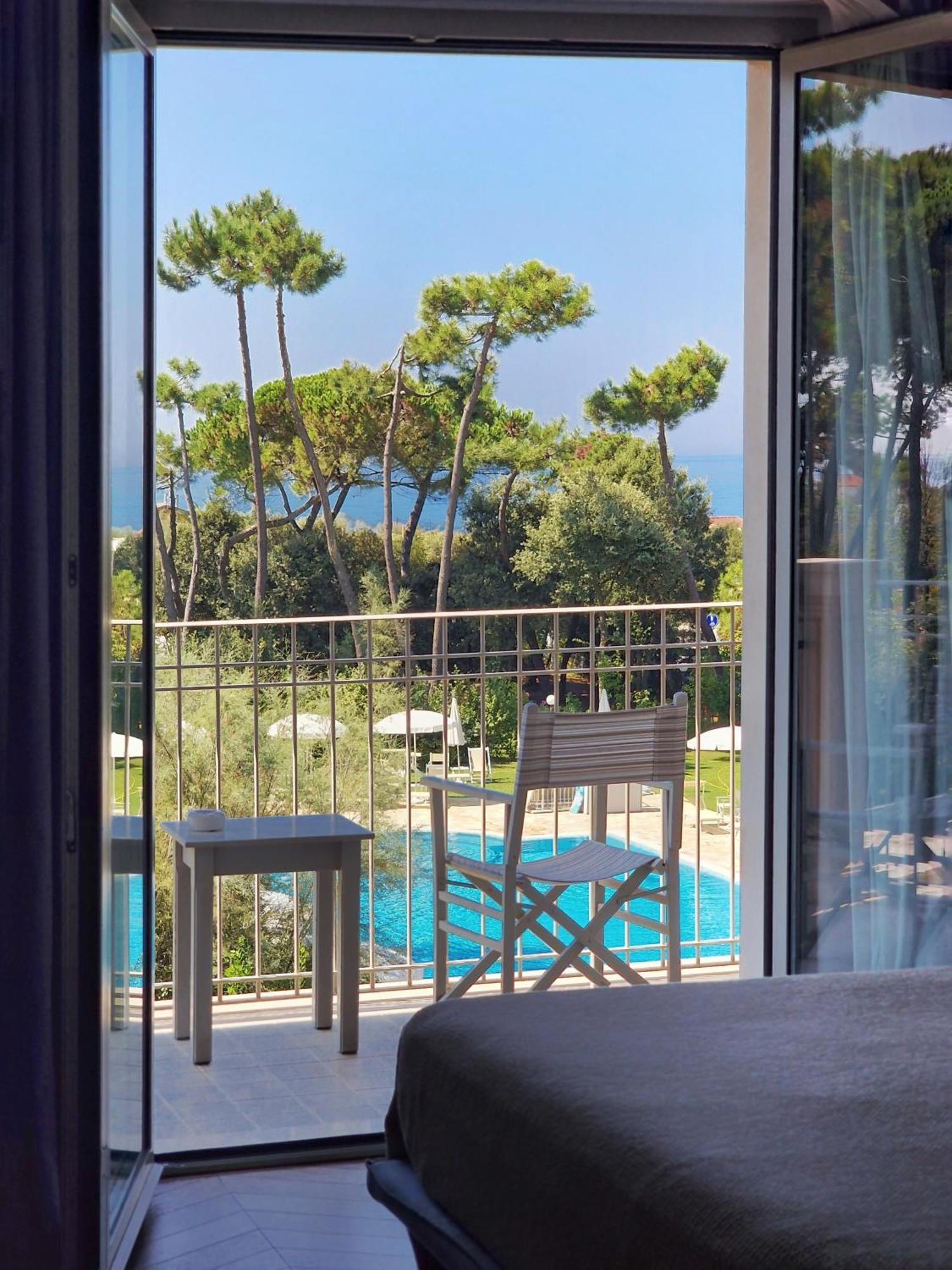 Hotel Villa Elsa Marina di Massa Exteriér fotografie