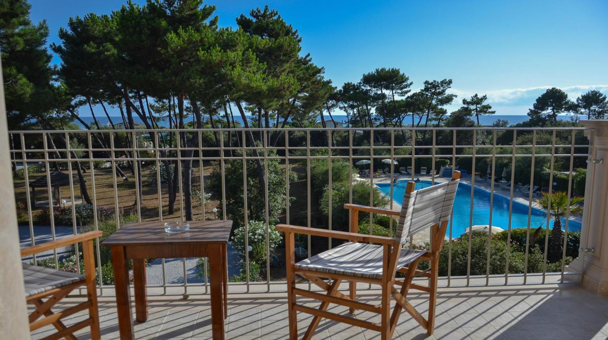 Hotel Villa Elsa Marina di Massa Exteriér fotografie