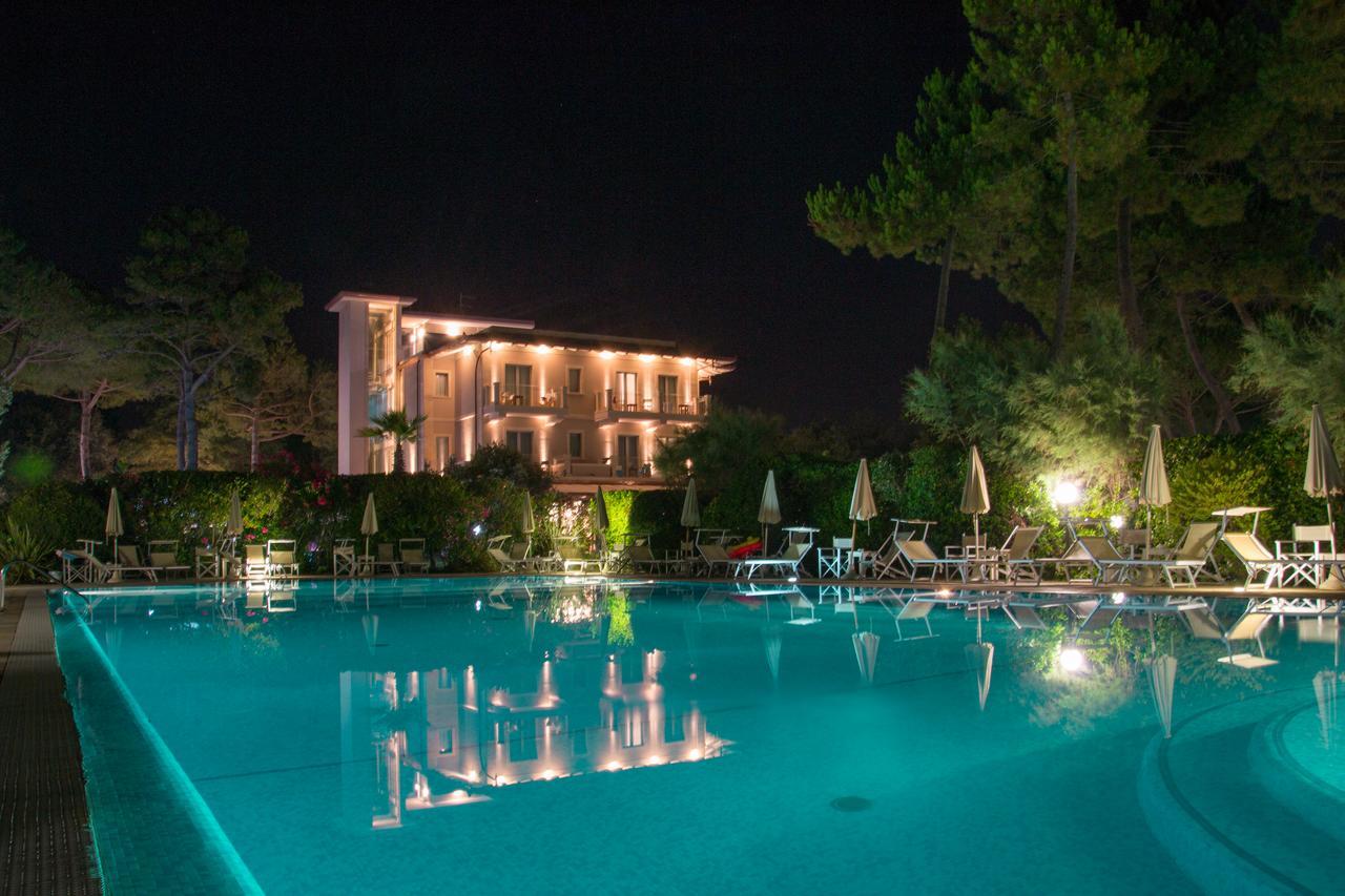 Hotel Villa Elsa Marina di Massa Exteriér fotografie