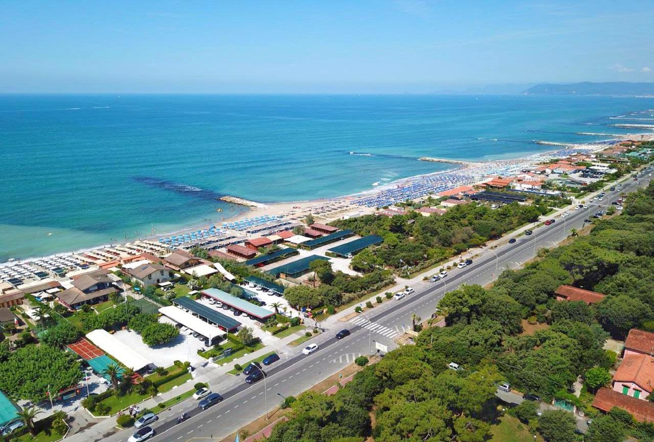 Hotel Villa Elsa Marina di Massa Exteriér fotografie