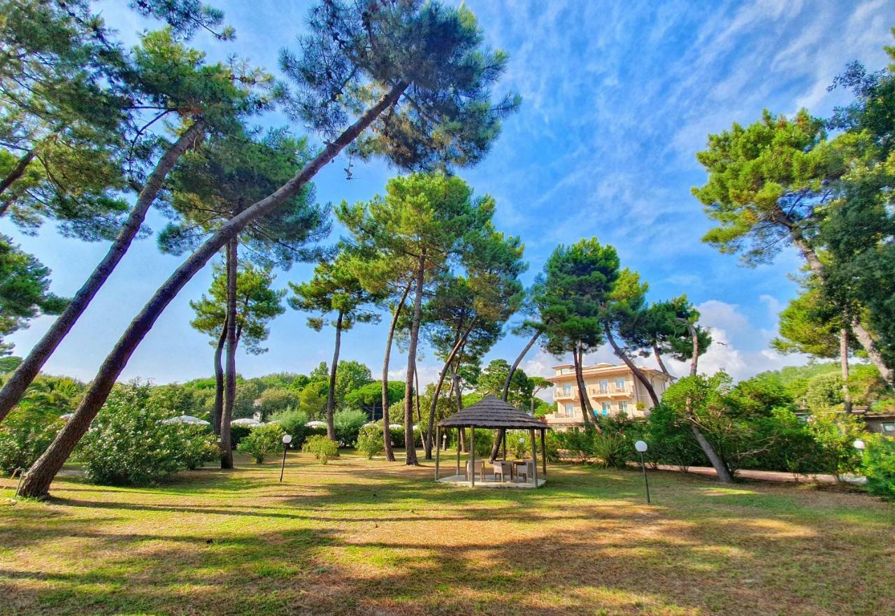 Hotel Villa Elsa Marina di Massa Exteriér fotografie